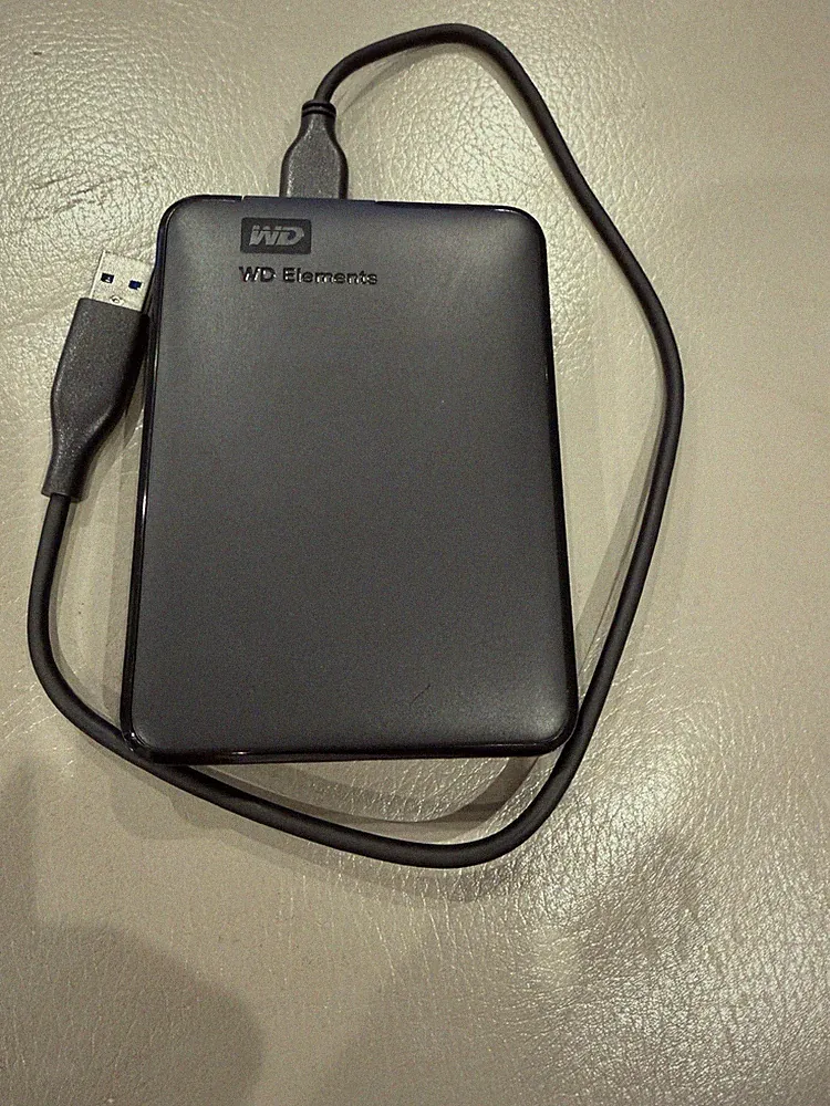 WD Elements SE WDBU6Y0040BBK-WESN 4 TB Portable Hard Drive - External - Black